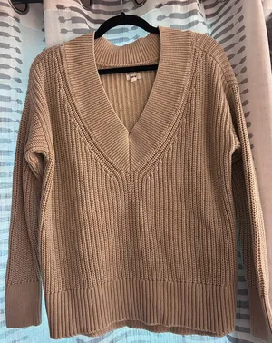 Aerie V-neck sweater xs thumbnail 1