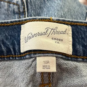 Universal Thread 90s Vintage Straight Jeans Women’s 10R Medium Wash High Rise thumbnail 5
