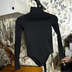 Skims Essential Mock neck Long Sleeve Bodysuit Onyx‎ Nwt Size XS XXS black thumbnail 5
