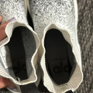 Alo Yoga Velocity Knit Sneakers Size 9 thumbnail 5