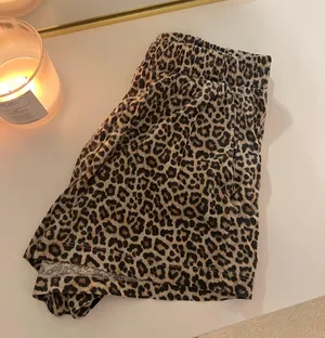 leopard shorts thumbnail 1