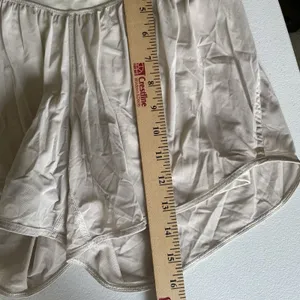 Lululemon Nulu Mesh High Rise Athletic shorts Beige Tan Lightweight Size 4 thumbnail 10