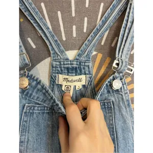 Madewell Adirondack Short Overalls in Phillips Wash thumbnail 6