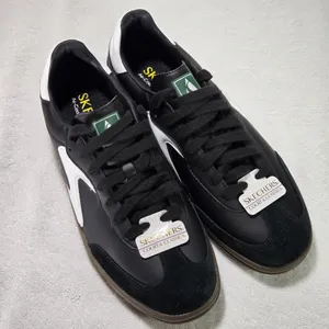 NWT Skechers Court & Classics Men’s Size 10 Black White Leather Sneakers thumbnail 1
