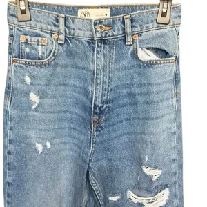 Zara The 90’s Full Length Medium Wash Distressed Raw Hem Jeans Sz 2/26 #765 thumbnail 3