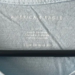 American Eagle Light Blue Budweiser Cropped T Shirt Size Large thumbnail 4