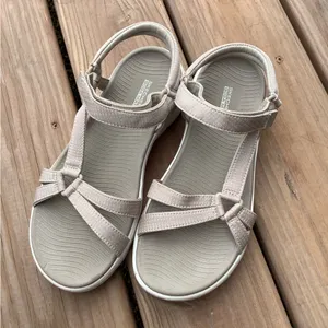 COMFY SKECHERS sandals🌷 thumbnail 10