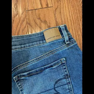 American eagle Tom girl midi distressed hem shorts size 8 thumbnail 7