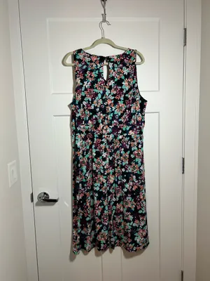 2X Plus size mid-length dress thumbnail 7