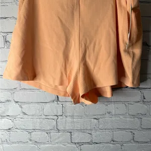 NWT Lululemon ribbed soft stream high rise shorts 2” size 14 peach Bellini thumbnail 2