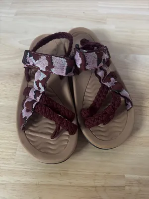 MEGNYA Braided Strap Sandals in Burgundy and Light Pink EUC thumbnail 2