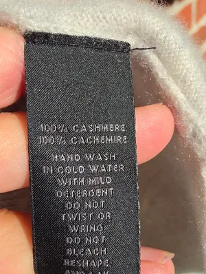 SAKS FIFTH AVENUE Heather Grey Cashmere Sweater M (Has Marks) thumbnail 7