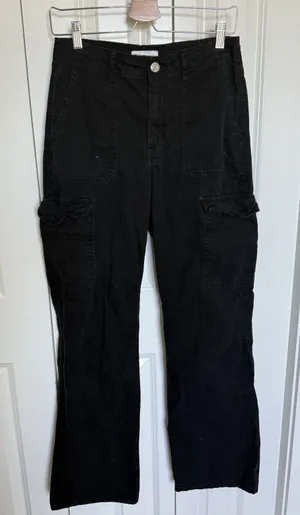 Zara Womens Size 4 Black Straight Leg Cargo Pants thumbnail 1