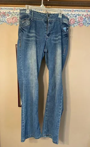 Women’s roz and Ali jeans. Size 16 thumbnail 1