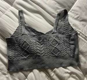 Zaful 8 Grey Knitted Cropped Tank Top thumbnail 2