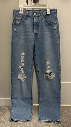 Levi's Women’s 501 High-Rise Straight Jeans thumbnail 1