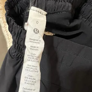 Lululemon Hotty Hot High-Rise Skirt Long In black 0 skort thumbnail 6