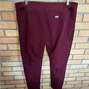 FIGS Technical Collection Kade Cargo Scrub Pants Burgundy Size Large thumbnail 2