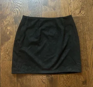 Black Business Skirt thumbnail 2