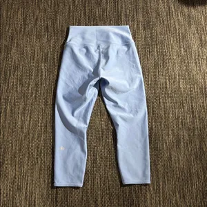 Alo Yoga High Waist Airlift Capri Legging Seashell Blue Size Large thumbnail 2