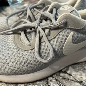 Nike Women's Gray Sneakers thumbnail 6
