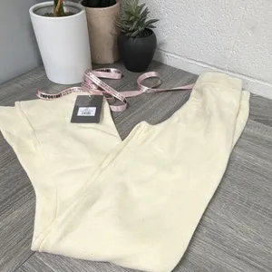HOUSE OF CB Nereida Cream Knit High Rise Flared Pull-On Dress Pants XS thumbnail 3