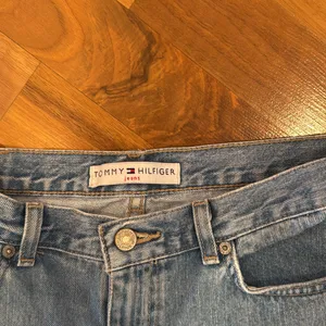 Tommy Hilfiger light wash denim jeans‎ women’s size 10 thumbnail 3