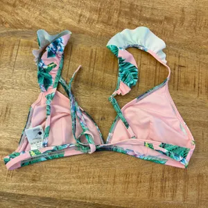 Asos Bikini Set M Tropical Floral Ruffle‎ Pink Two Piece Swimsuit Bathing Suit thumbnail 3