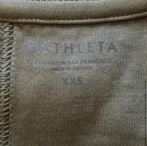 Athleta NWOT  Olive Green Crew Shirt thumbnail 5