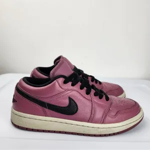 Nike Air Jordan 1 Low SE Mulberry Purple Sneakers DC7268-500 Women's Size 8 thumbnail 3