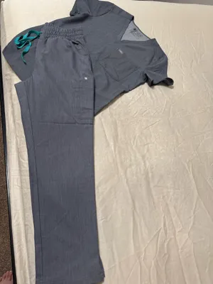 FIGS Scrubs Set Small thumbnail 3