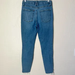 Good American Good Waist step hem jeans size 30 thumbnail 5