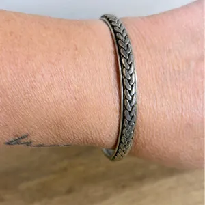 Vintage Liz Claiborne Silver Tone Braided Bangle Bracelet Signed LC thumbnail 4