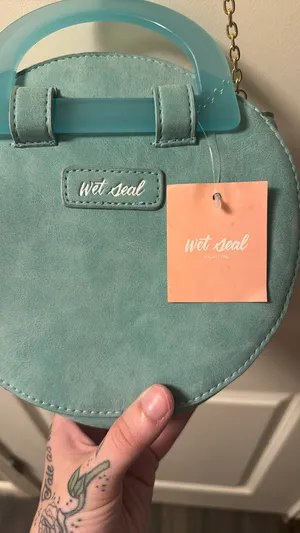 Wet Seal Chain Cross Body Purse thumbnail 6