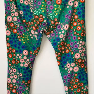 LuLaRoe Green / Pink / Yellow Patterned Leggings Size Tall and Curvy 12/18 thumbnail 9