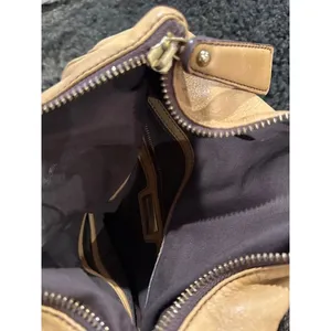 Banana republic handbag, beautiful tan color, excellent condition thumbnail 11