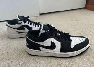Nike Air Jordan  thumbnail 1