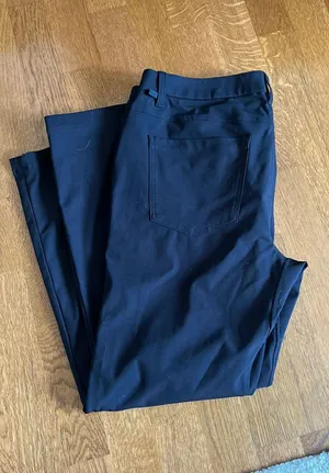 Lululemon Men’s Pants thumbnail 1