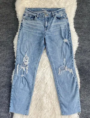 Old Navy Medium Wash Distressed Denim Jeans Boyfriend Mid Rise Grunge Alt Edgy thumbnail 1