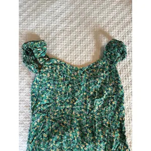 Green floral print puff sleeve mini dress thumbnail 3
