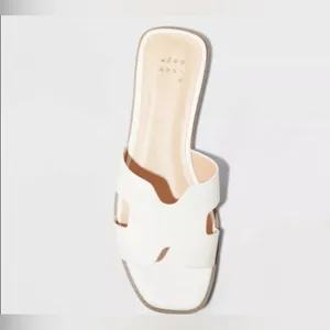 a New Day Womens Nina Wide Width H-Band Slide Sandals 92244961 White 10W thumbnail 4