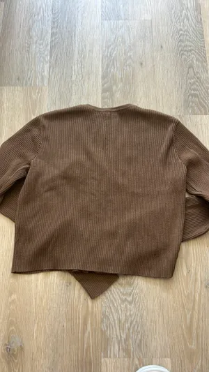 Brandy Melville Long Sleeve Top Brown thumbnail 3