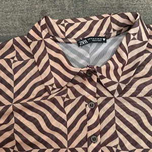 Women’s Zara Brown Patterned Shirt‎ medium thumbnail 3