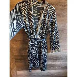 Jones New York size L/XL Robe Nightgown Sleepwear Black White Zebra Animal Print thumbnail 4