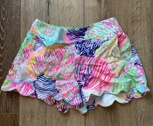 Lilly Pulitzer shorts thumbnail 1