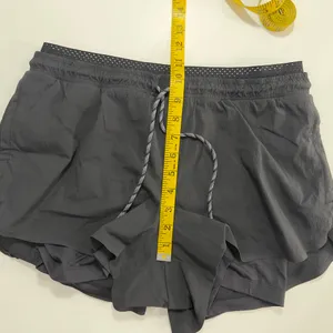 Women’s Athleta Crest 2 in 1 Hiking Shorts Black Size 10 thumbnail 7