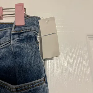 Abercrombie & Fitch 90’s Straight Ultra High Rise NWT thumbnail 5