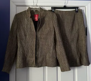 Oscar de la Renta Tweed Jacket & Skirt Set are a size 6. thumbnail 1