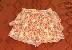 BCBGeneration Floral Shorts thumbnail 1