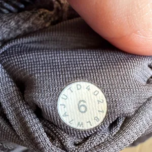 Lululemon Hotty Hot Short II *Long 4"-Heather Lux- Size 6 thumbnail 8
